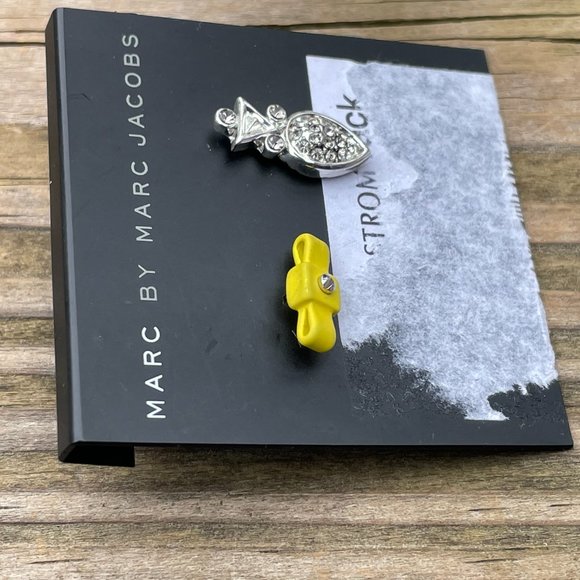 Marc Jacobs Earrings mix tone mismatch set Bow and Pineapple post Women Earrings - Picture 5 of 12